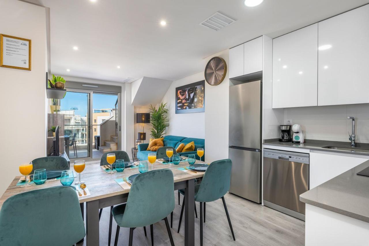 Апартаменты La Zenia Cocoon - Luxury Penthouse With Jacuzzi, 2 Pools, Indoor Heated Pool, Sauna, Gym, Playstation Dehesa de Campoamor  Экстерьер фото