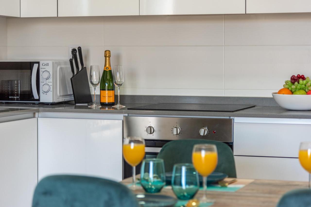 Апартаменты La Zenia Cocoon - Luxury Penthouse With Jacuzzi, 2 Pools, Indoor Heated Pool, Sauna, Gym, Playstation Dehesa de Campoamor  Экстерьер фото