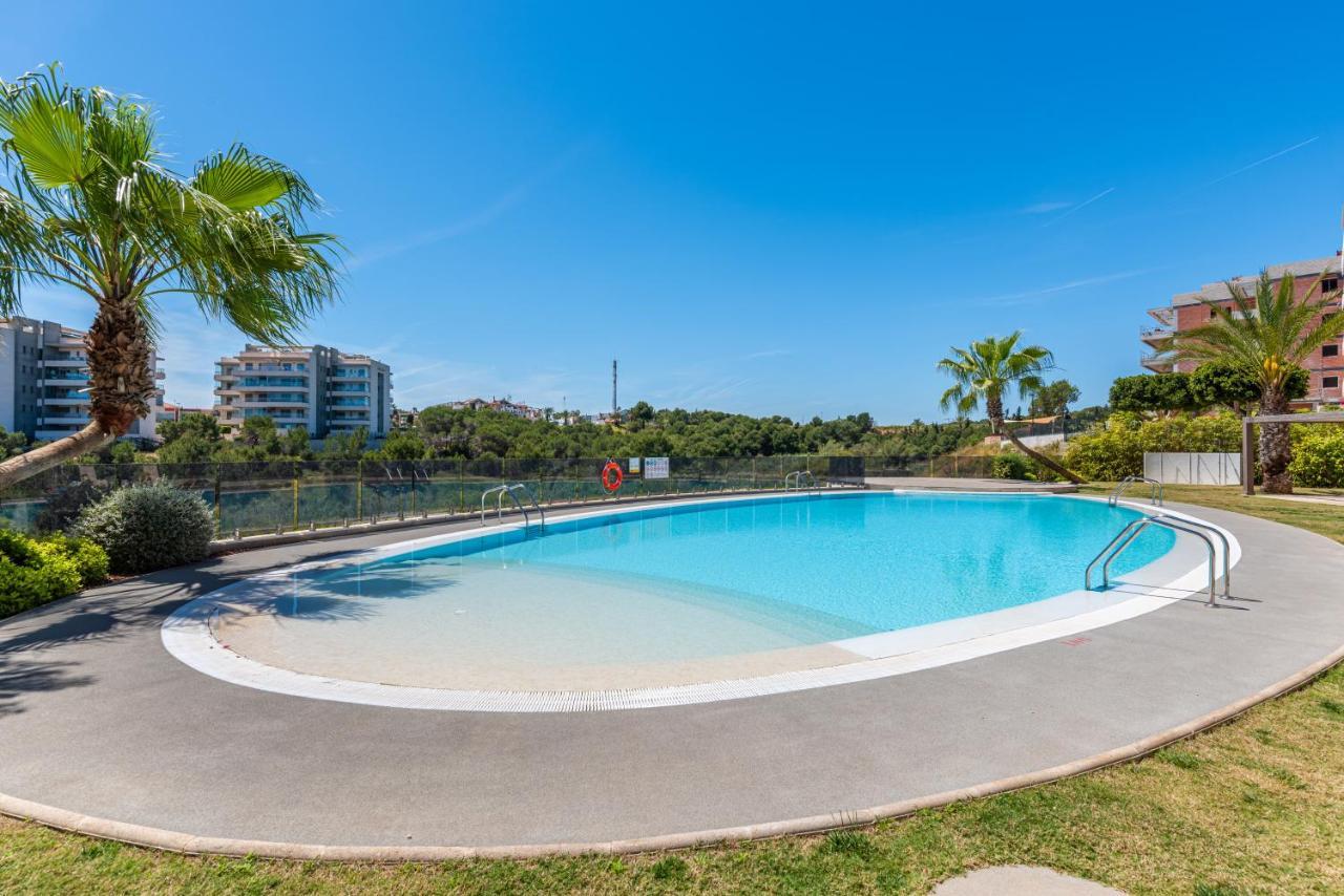 Апартаменты La Zenia Cocoon - Luxury Penthouse With Jacuzzi, 2 Pools, Indoor Heated Pool, Sauna, Gym, Playstation Dehesa de Campoamor  Экстерьер фото