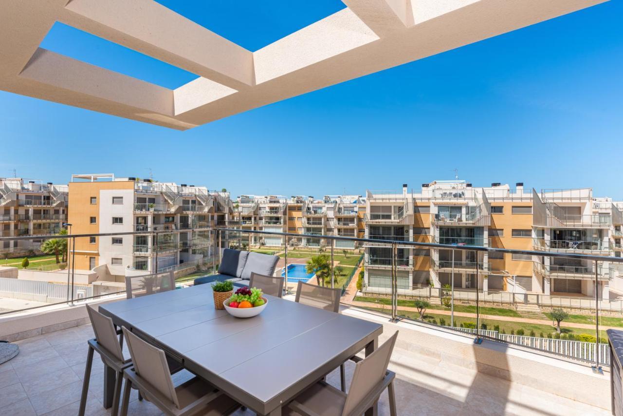 Апартаменты La Zenia Cocoon - Luxury Penthouse With Jacuzzi, 2 Pools, Indoor Heated Pool, Sauna, Gym, Playstation Dehesa de Campoamor  Экстерьер фото