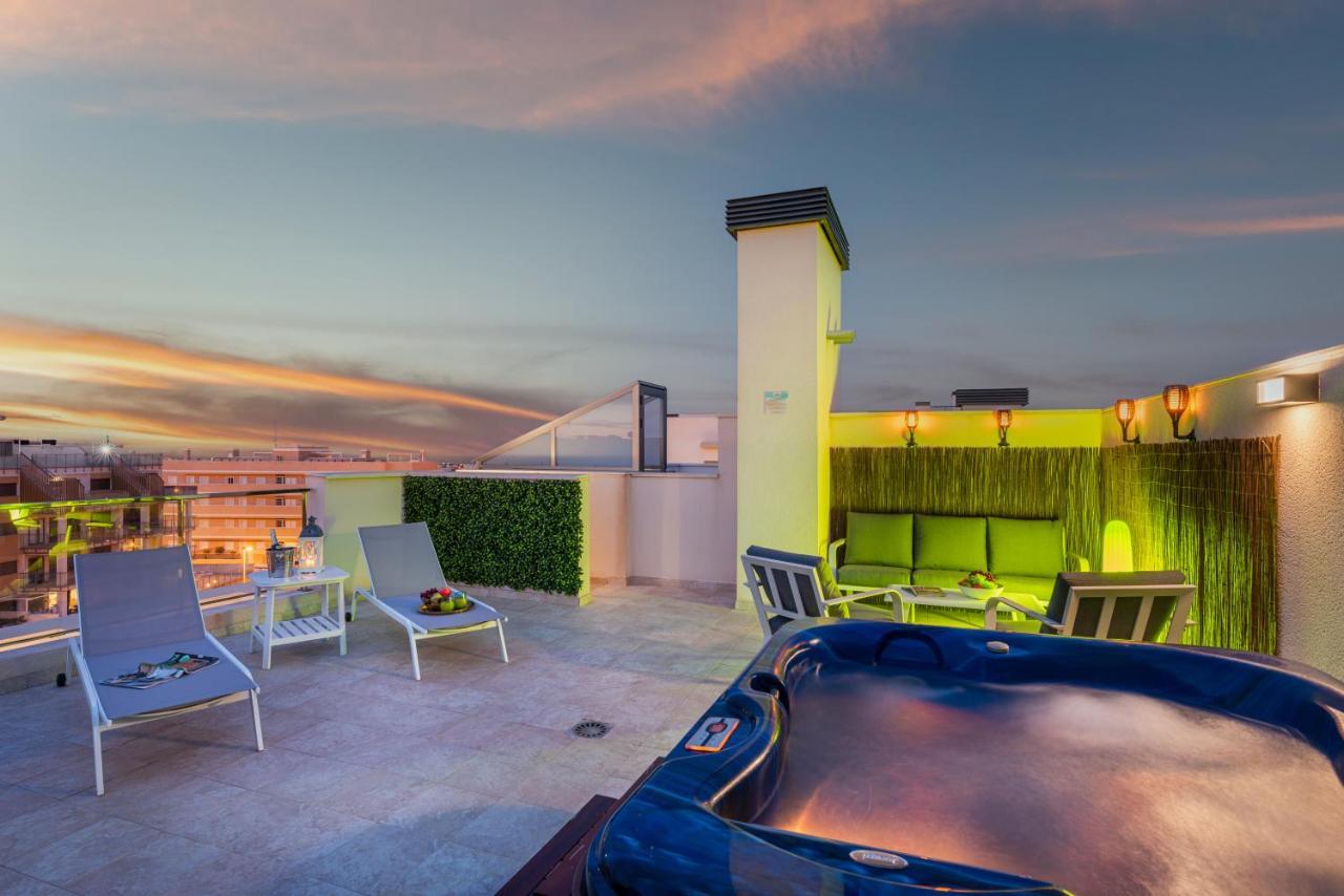 Апартаменты La Zenia Cocoon - Luxury Penthouse With Jacuzzi, 2 Pools, Indoor Heated Pool, Sauna, Gym, Playstation Dehesa de Campoamor  Экстерьер фото