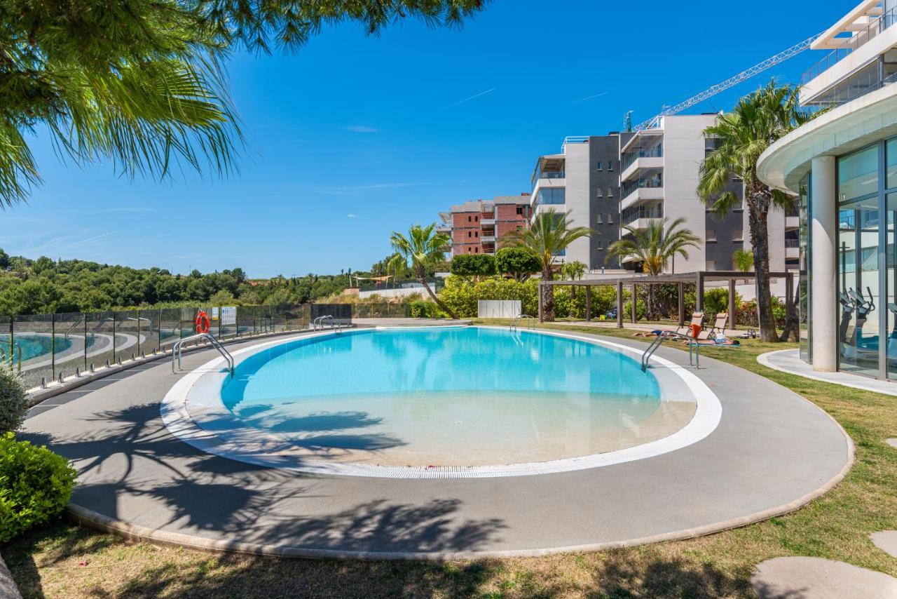 Апартаменты La Zenia Cocoon - Luxury Penthouse With Jacuzzi, 2 Pools, Indoor Heated Pool, Sauna, Gym, Playstation Dehesa de Campoamor  Экстерьер фото