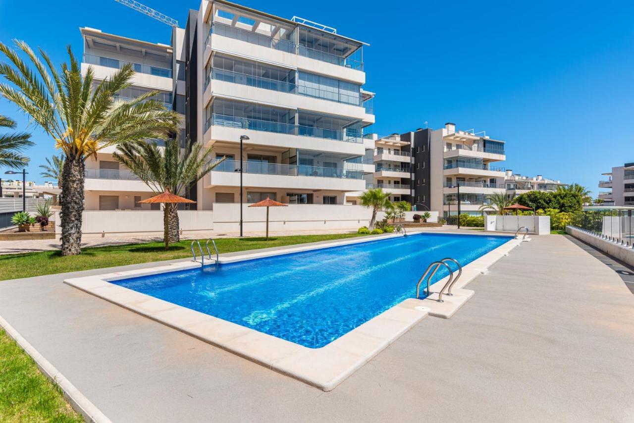 Апартаменты La Zenia Cocoon - Luxury Penthouse With Jacuzzi, 2 Pools, Indoor Heated Pool, Sauna, Gym, Playstation Dehesa de Campoamor  Экстерьер фото
